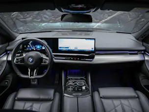 BMW 520i M Sport Steptronic *Werksgarantie*21" Felgen*El. Sitze mit Memory*