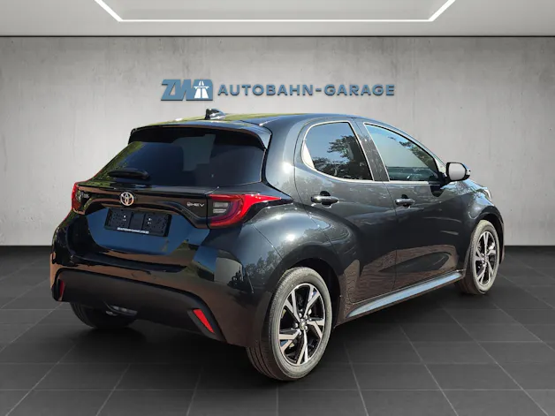 Toyota Yaris 1.5 VVT-i HSD Trend