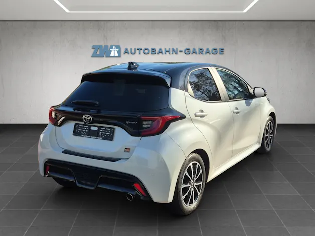 Toyota Yaris 1.5 VVT-i HSD GR Sport