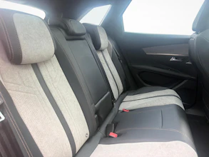 https://vehicle.imgix.net/4405780/f07291eb-4d45-488c-b8ab-8cf8cf6e4483.jpg