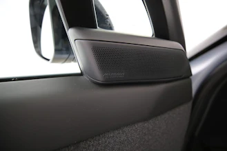 https://vehicle.imgix.net/4405792/4378153b-258f-4b80-8f6f-629277759c98.jpg