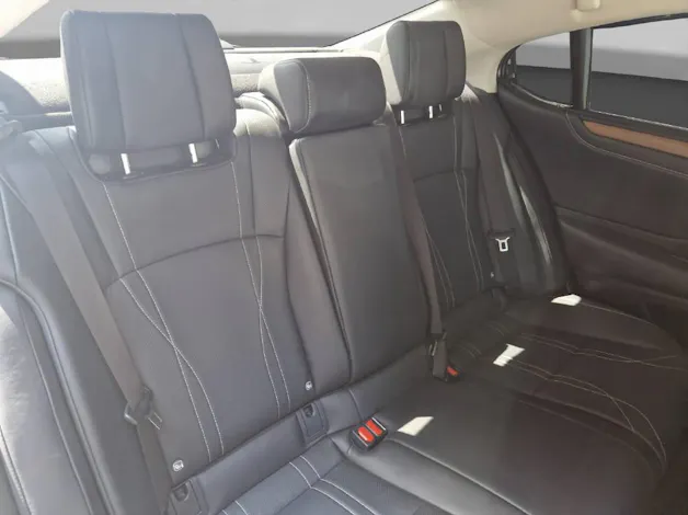 Lexus ES 300h Excellence 45906/000
