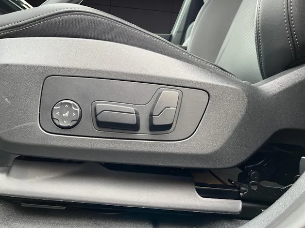 BMW X1 30e xDrive paddles