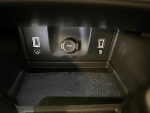 https://vehicle.imgix.net/4405851/1ada3e00-34ba-44d4-8724-fd6967043f1c.jpg