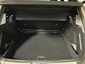 https://vehicle.imgix.net/4405851/342adf24-b051-406f-b209-27f2d1ea3553.jpg
