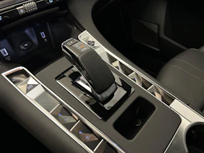 https://vehicle.imgix.net/4405851/f1acf365-b052-4069-8268-8ba262c80f43.jpg