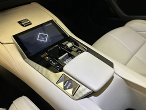 https://vehicle.imgix.net/4405853/134045af-0f00-45c2-a64d-fa9ce274b9bd.jpg