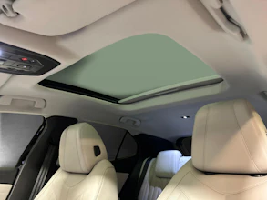 https://vehicle.imgix.net/4405853/f2977f9d-d73d-4d12-88c5-0eb3bcaea78f.jpg
