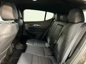 https://vehicle.imgix.net/4405854/90381f30-a143-43e6-900d-812a56b9db01.jpg