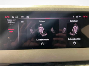https://vehicle.imgix.net/4405861/cd69f037-88d3-4748-90b8-423287f7f0c8.jpg