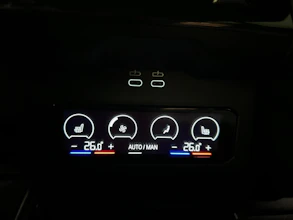 https://vehicle.imgix.net/4405876/b5072ee6-5be6-4466-a51a-13a2a603751f.jpg