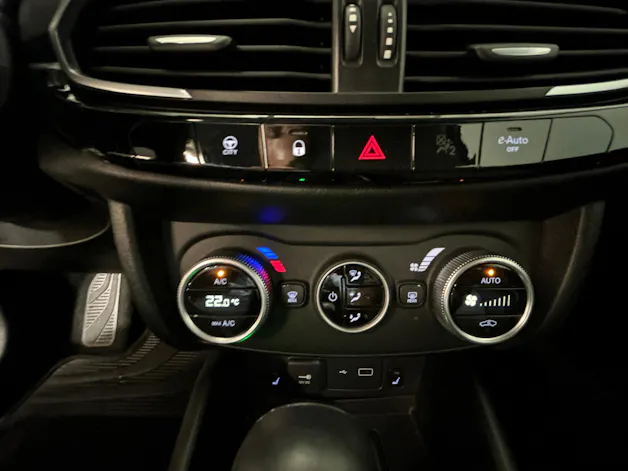 Fiat Tipo 1.5 Hybrid Cross