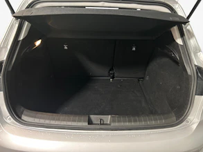 https://vehicle.imgix.net/4405887/a8bfad2f-e345-49ff-873b-715dbc8d232e.jpg