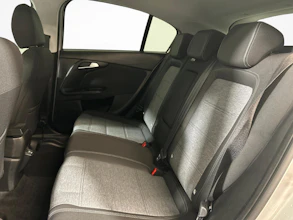 https://vehicle.imgix.net/4405887/e52d8d63-249b-46ec-b733-6cc89ce16923.jpg