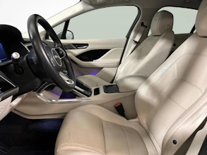 https://vehicle.imgix.net/4405892/7857d645-3e95-4bb5-8bb9-73b380a1b2ef.jpg