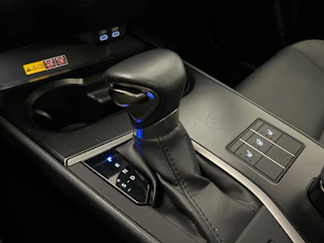 https://vehicle.imgix.net/4405898/ea3dbdc4-4640-4bae-95cb-a81fc750c8fc.jpg