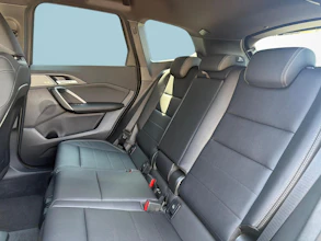 https://vehicle.imgix.net/4405907/e8f44d90-aea9-4da2-9089-244195f4da90.jpg