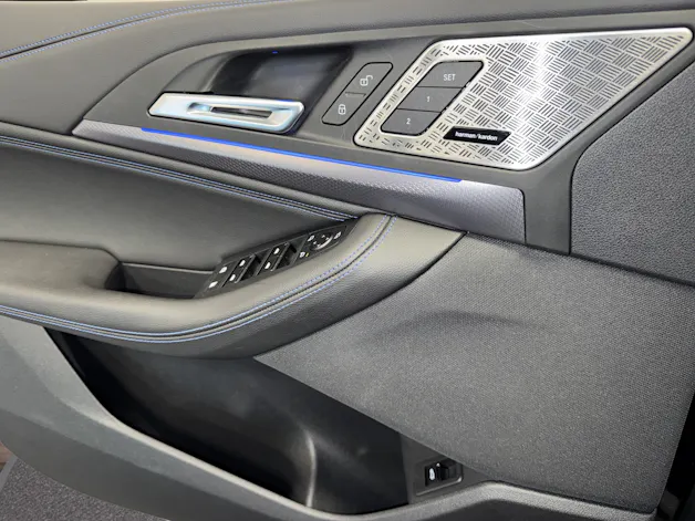 BMW 230e xDrive paddles Active Tourer M Sport