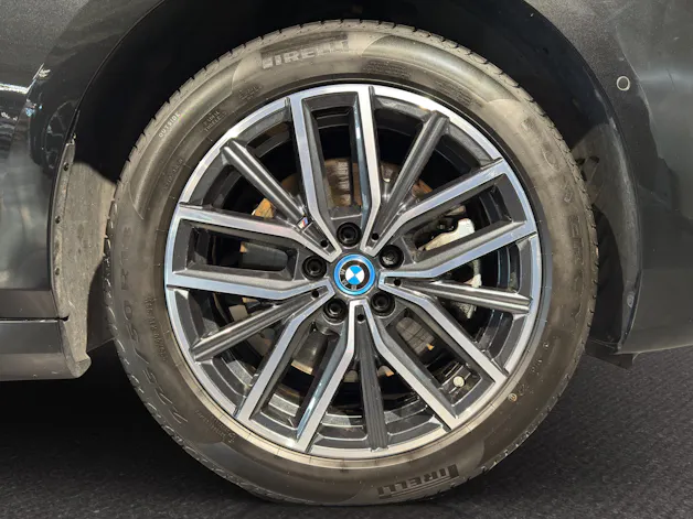 BMW 230e xDrive paddles Active Tourer M Sport