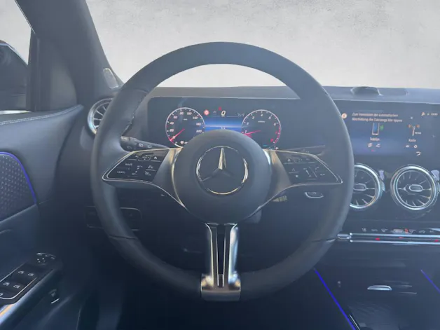 Mercedes-Benz GLA 200 Night Star Progressive