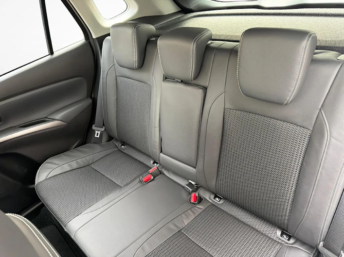 Fahrzeugbild SUZUKI S-CROSS