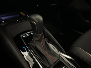 https://vehicle.imgix.net/4406126/d422a57c-2a39-49c2-a812-aac2a07ab218.jpg