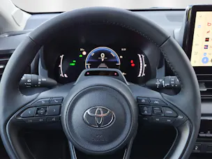 Toyota Yaris 1.5 VVT-i HSD Trend