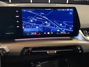 BMW X1 30e xDrive paddles