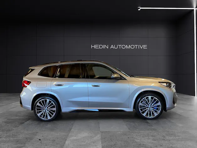 BMW X1 30e xDrive paddles