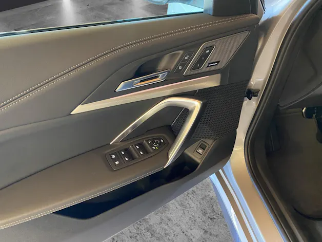BMW X1 30e xDrive paddles