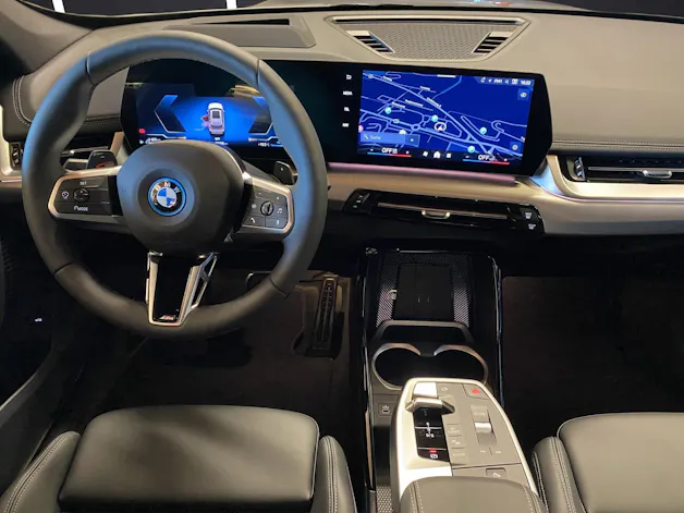 BMW X1 30e xDrive paddles