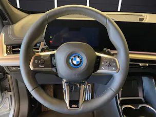 BMW X1 30e xDrive paddles