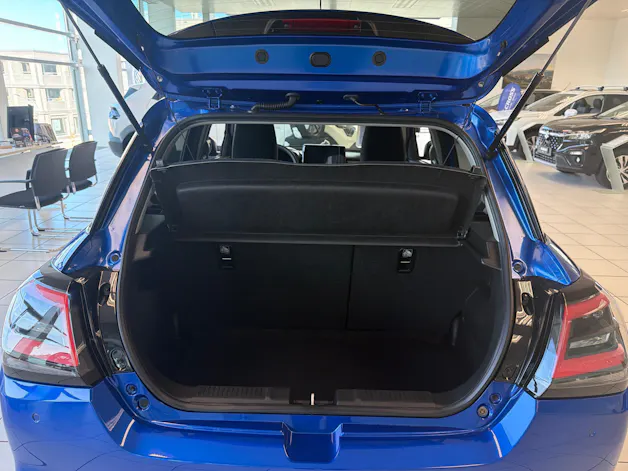 Suzuki Swift 1.2 Sakura Top Hybrid 4x4