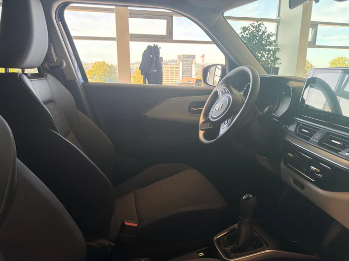 Fahrzeugbild SUZUKI SWIFT