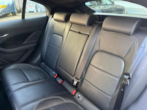 https://vehicle.imgix.net/4406361/1f34560b-8abf-49c5-ad8a-b70b2ddc6d4d.jpg