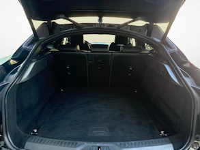 https://vehicle.imgix.net/4406361/f0a0e49a-e7cd-43f3-a04c-1c4e75833b17.jpg