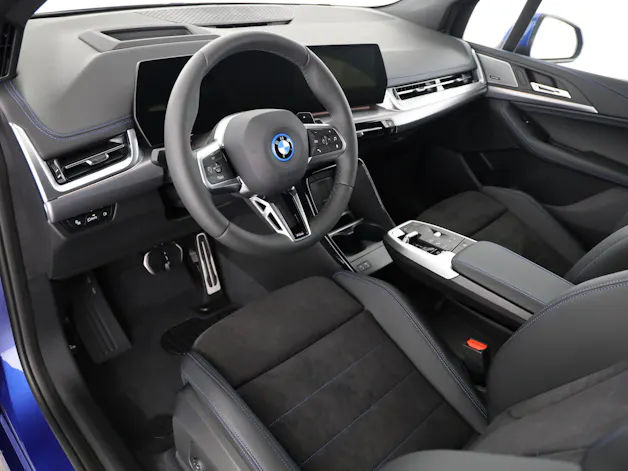 BMW 230e xDrive paddles Active Tourer