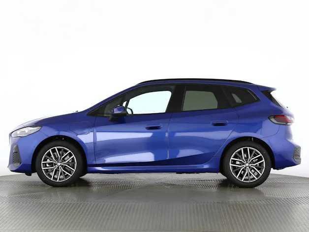 BMW 230e xDrive paddles Active Tourer