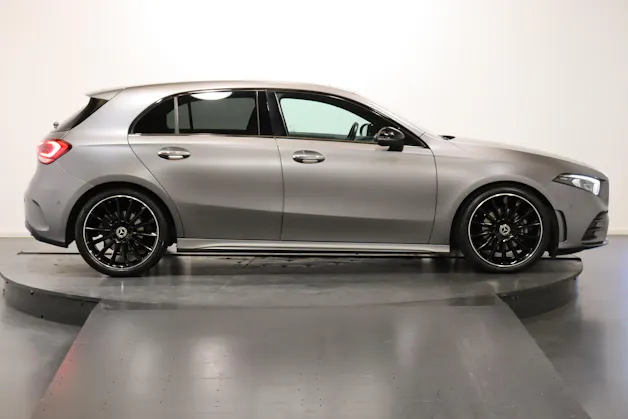 MERCEDES-BENZ A 200 AMG Line