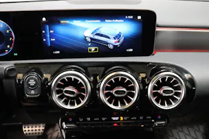 MERCEDES-BENZ A 200 AMG Line