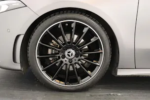 MERCEDES-BENZ A 200 AMG Line