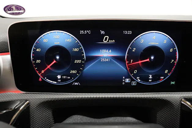 MERCEDES-BENZ A 200 AMG Line