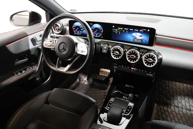 MERCEDES-BENZ A 200 AMG Line