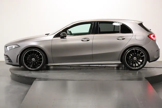 MERCEDES-BENZ A 200 AMG Line
