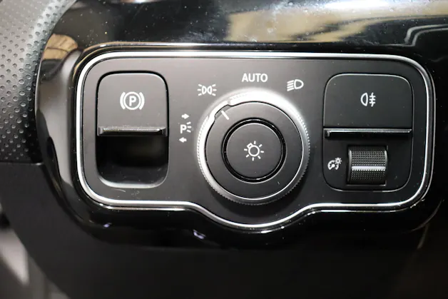 MERCEDES-BENZ A 200 AMG Line