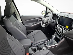 https://vehicle.imgix.net/4406561/bfecc967-4a83-4574-b355-c2b85b5eef96.jpg