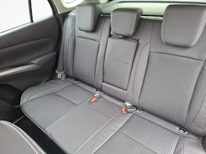 https://vehicle.imgix.net/4406561/d9504b4f-14ee-42eb-ade2-405a17f93478.jpg