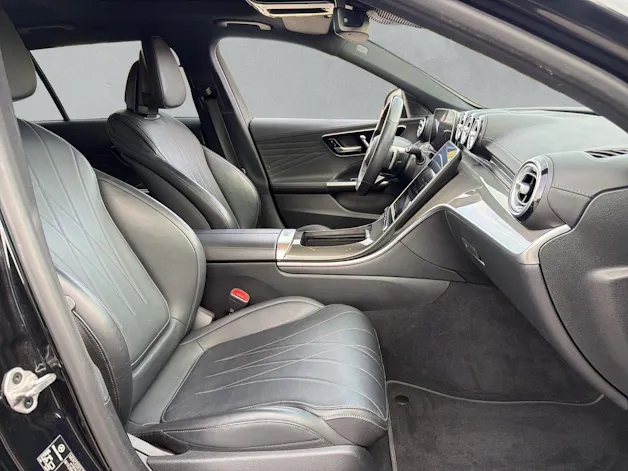 MERCEDES-BENZ C 300 AMG Line 4matic Kombi (CH) 📍