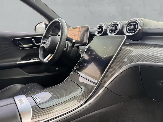MERCEDES-BENZ C 300 AMG Line 4matic Kombi (CH) 📍