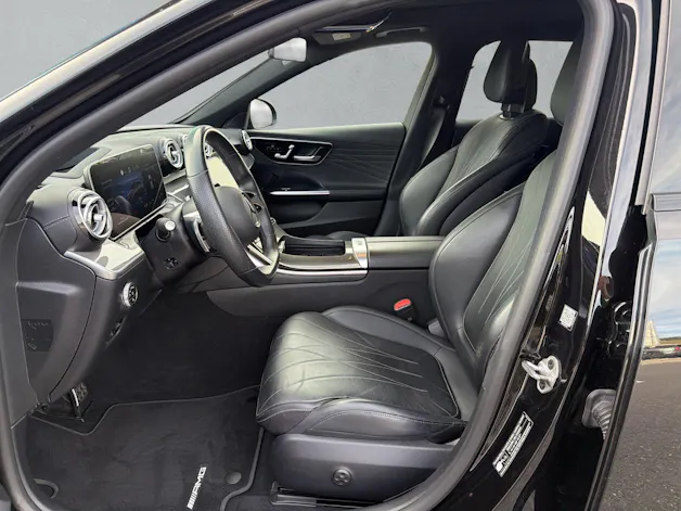 MERCEDES-BENZ C 300 AMG Line 4matic Kombi (CH) 📍